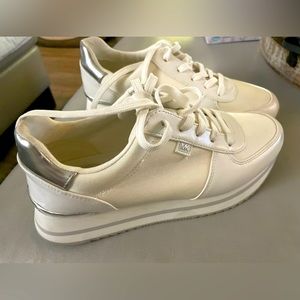 Fabulous never worn Michael Kors